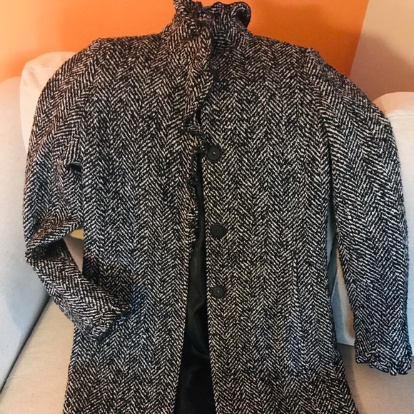 DKNY Black/white ruffle front coat - Picture 3 of 7